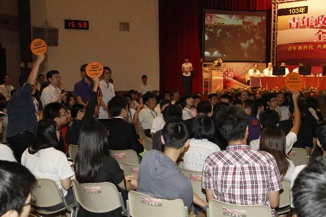 與會青年積極提問
